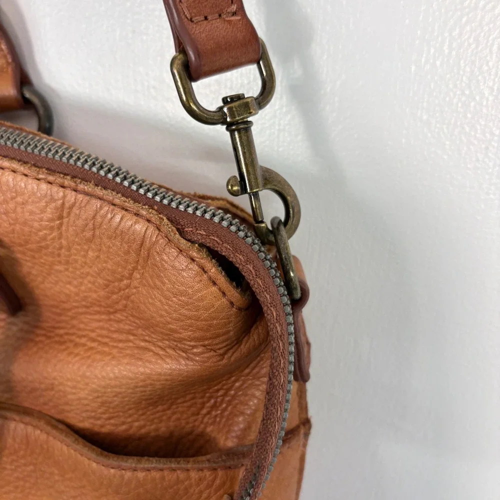 American Leather Co Women Satchel OS Tan‎ Pebbled Leather Crossbody Handbag